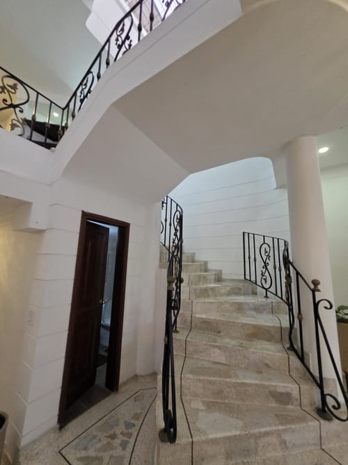 Casa de 5 alcobas en venta en El Ingenio, Cali, 440 m² · foto 5 de 8