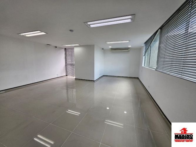 Oficina en arriendo en Los Balsos, Medellín, 50 m² · foto 5 de 13