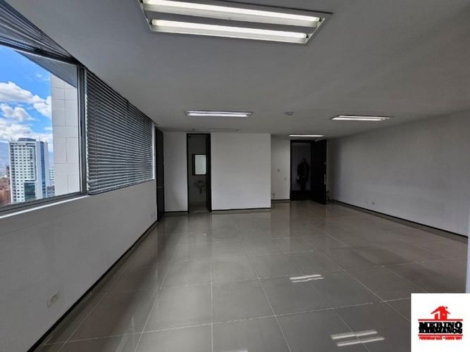 Oficina en arriendo en Los Balsos, Medellín, 50 m² · foto 7 de 13
