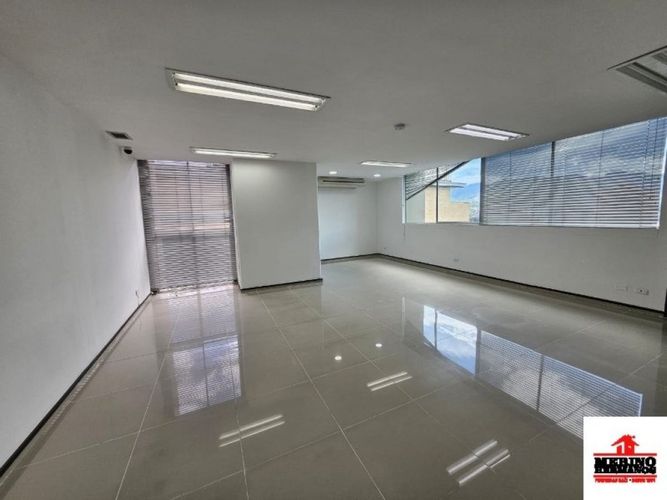 Oficina en arriendo en Los Balsos, Medellín, 50 m² · foto 9 de 13