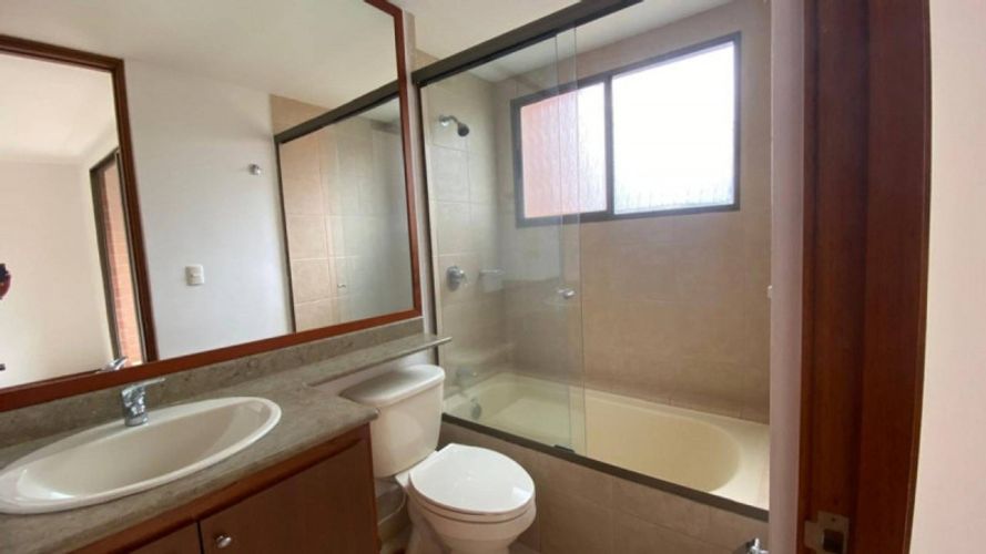 Apartamento de 1 alcoba en arriendo en Los Balsos, Medellín, 55 m² · foto 8 de 13