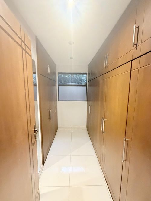 En Venta Hermosa Residencia Bo. Los Laureles - foto 2