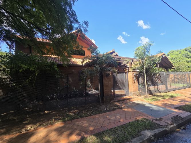 En Venta Hermosa Residencia Bo. Los Laureles - foto 1