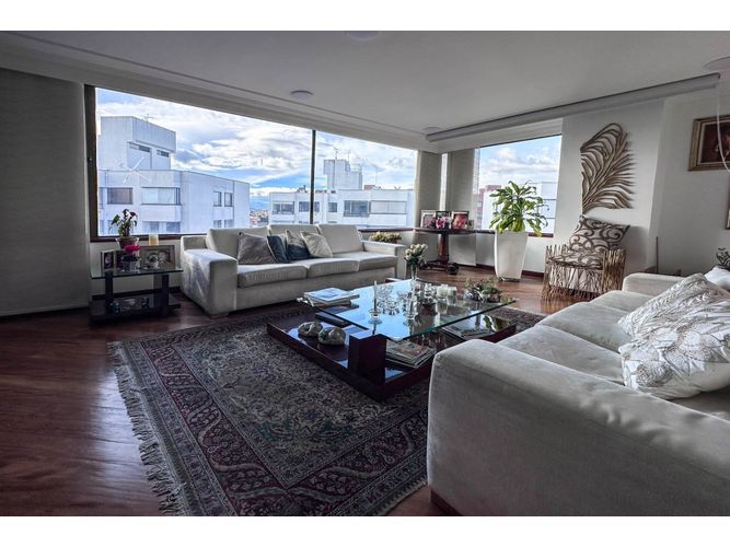 Apartamento de 4 alcobas en venta en La Calleja, Bogotá, 316 m² · foto 2 de 20