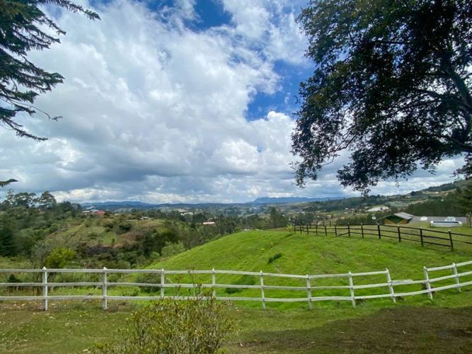 Lote en venta en Guarne, 100 m² · foto 3 de 13