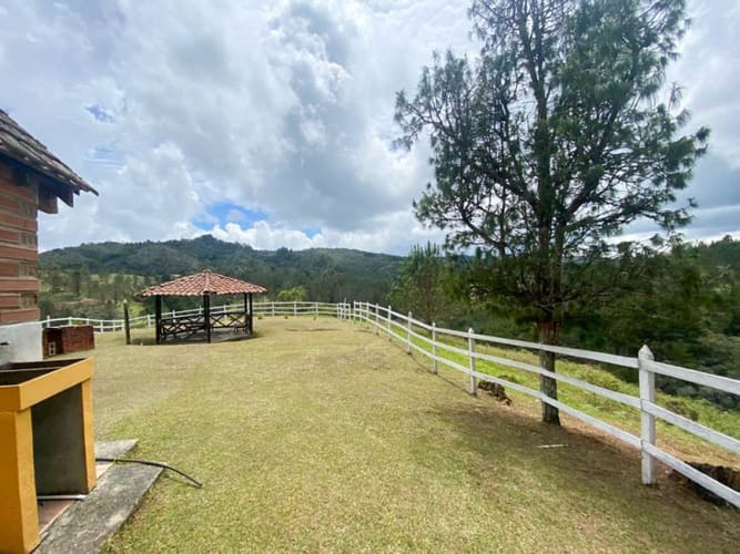 Lote en venta en Guarne, 100 m² · foto 4 de 13