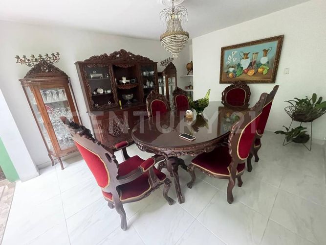 Casa de 9 alcobas en venta en Granada, Cali, 400 m² · foto 8 de 24