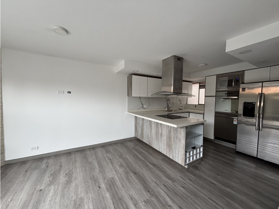 Casa en venta en Colina Campestre, Bogotá · foto 2 de 24