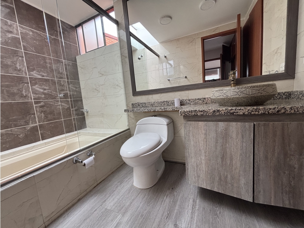 Casa en venta en Colina Campestre, Bogotá · foto 7 de 24