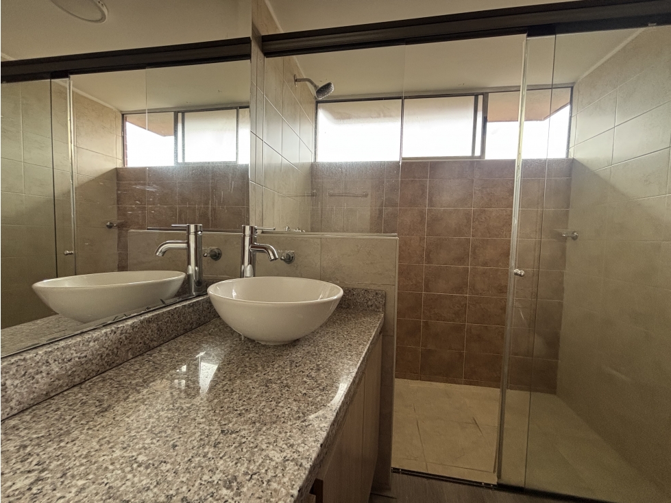 Casa en venta en Colina Campestre, Bogotá · foto 11 de 24