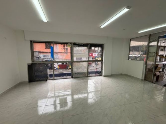 Local en arriendo en San Benito, Medellín, 35 m² · foto 3 de 7