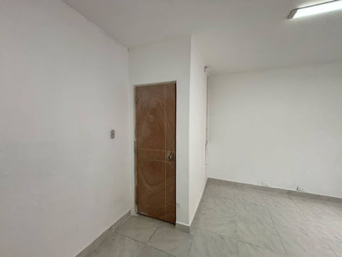 Local en arriendo en San Benito, Medellín, 35 m² · foto 6 de 7