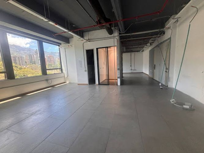 Oficina en arriendo en Milla De Oro, Medellín, 114 m² · foto 2 de 13