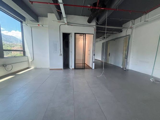 Oficina en arriendo en Milla De Oro, Medellín, 114 m² · foto 3 de 13