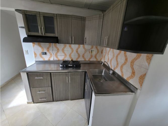 Apartaestudio en arriendo en Pablo Escobar La Milagrosa, Medellín, 37 m² · foto 2 de 11