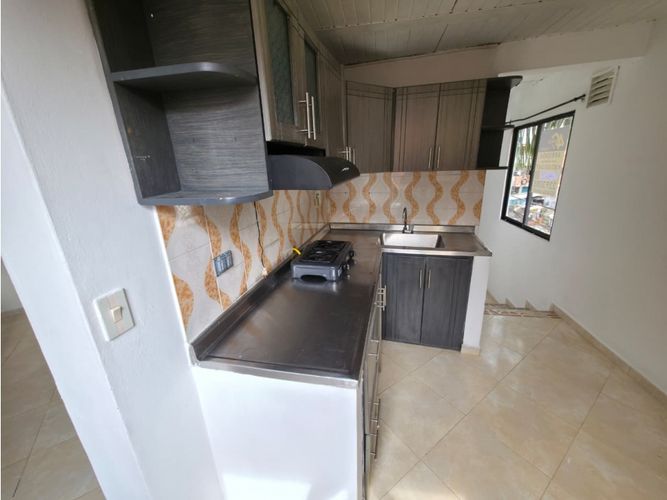 Apartaestudio en arriendo en Pablo Escobar La Milagrosa, Medellín, 37 m² · foto 3 de 11
