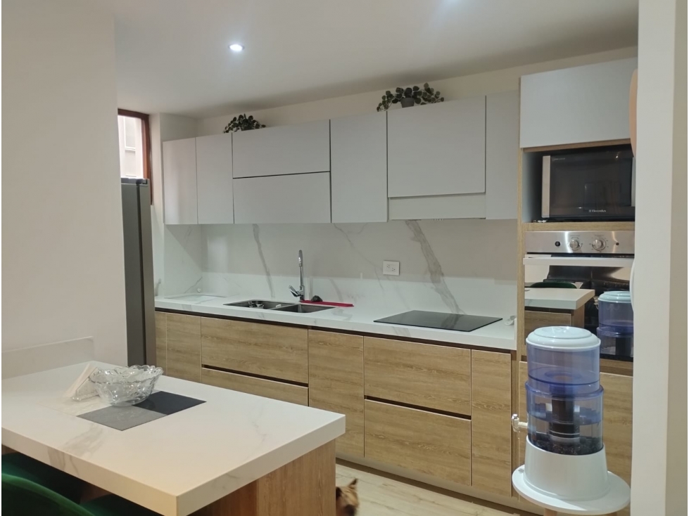 Apartamento en venta en Santa Barbara Central, Bogotá · foto 3 de 8