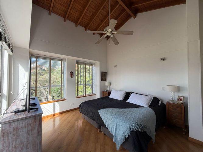 Apartamento de 3 alcobas en venta en San Lucas, Medellín, 182 m² · foto 24 de 24