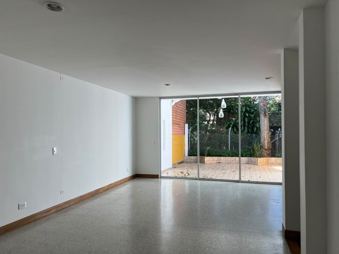 Casa de 4 alcobas en venta en El Poblado, Medellín, 175 m² · foto 2 de 20