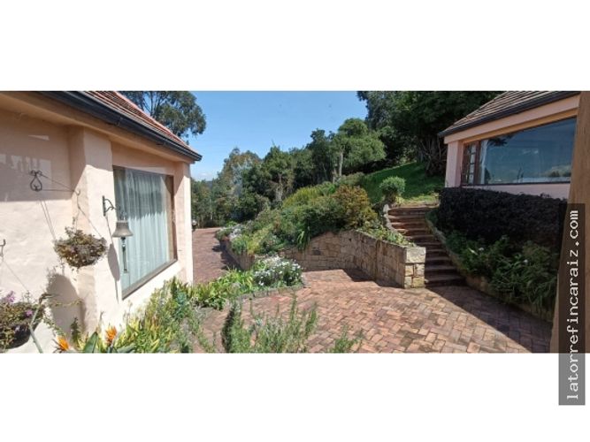 Casa de 3 alcobas en venta en Fusca, Chía, 510 m² · foto 2 de 24