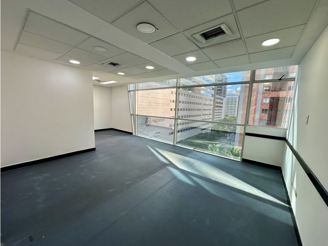 Oficina en arriendo en Ciudad Del Río, Medellín, 507 m² · foto 2 de 17