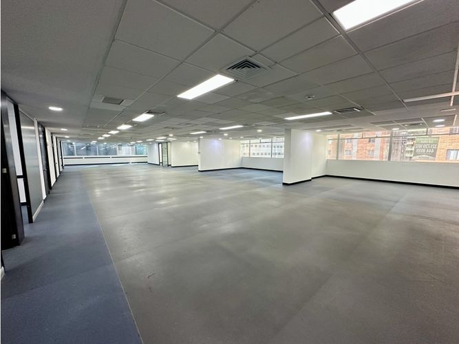 Oficina en arriendo en Ciudad Del Río, Medellín, 507 m² · foto 3 de 17