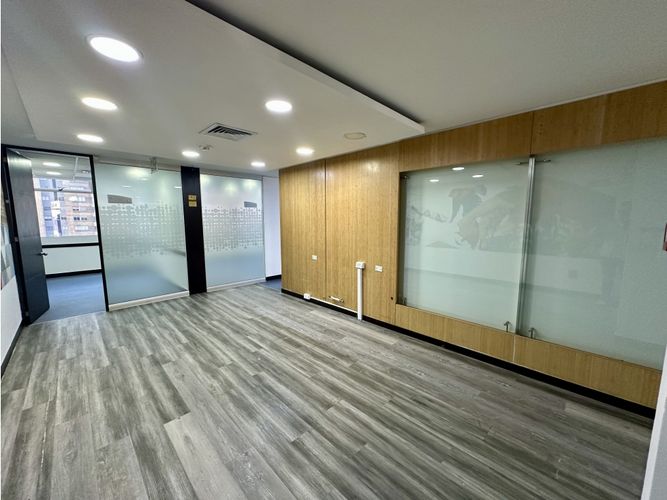 Oficina en arriendo en Ciudad Del Río, Medellín, 507 m² · foto 6 de 17