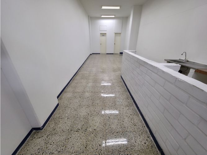 Local en arriendo en La Candelaria, Medellín, 43 m² · foto 6 de 10