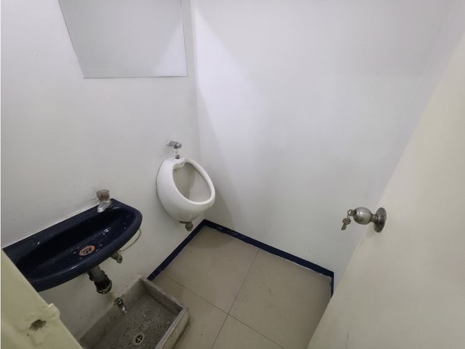 Local en arriendo en La Candelaria, Medellín, 43 m² · foto 9 de 10