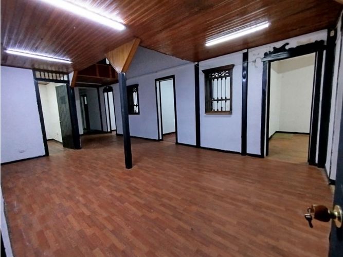 Casa de 20 alcobas en arriendo en Sector Plaza De Bolivar, Pereira, 900 m² · foto 5 de 21