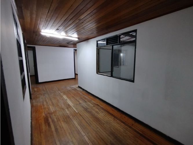 Casa de 20 alcobas en arriendo en Sector Plaza De Bolivar, Pereira, 900 m² · foto 10 de 21