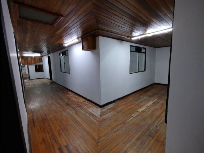 Casa de 20 alcobas en arriendo en Sector Plaza De Bolivar, Pereira, 900 m² · foto 14 de 21