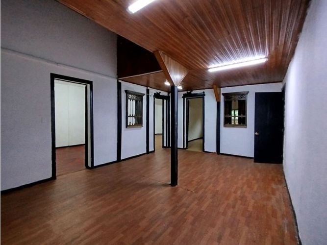 Casa de 20 alcobas en arriendo en Sector Plaza De Bolivar, Pereira, 900 m² · foto 16 de 21