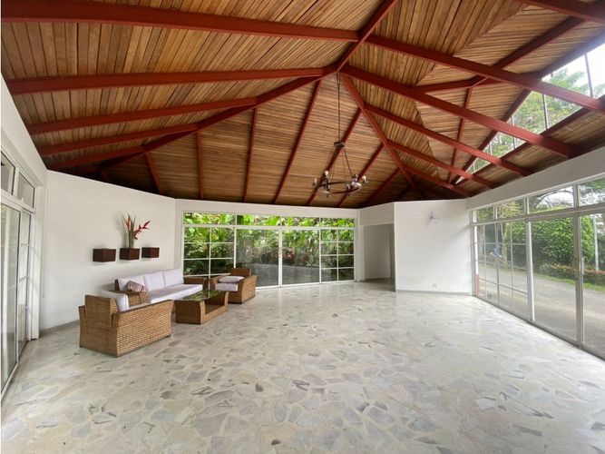 Casa de 5 alcobas en venta en Rio Bamba, Armenia, 315 m² · foto 3 de 23