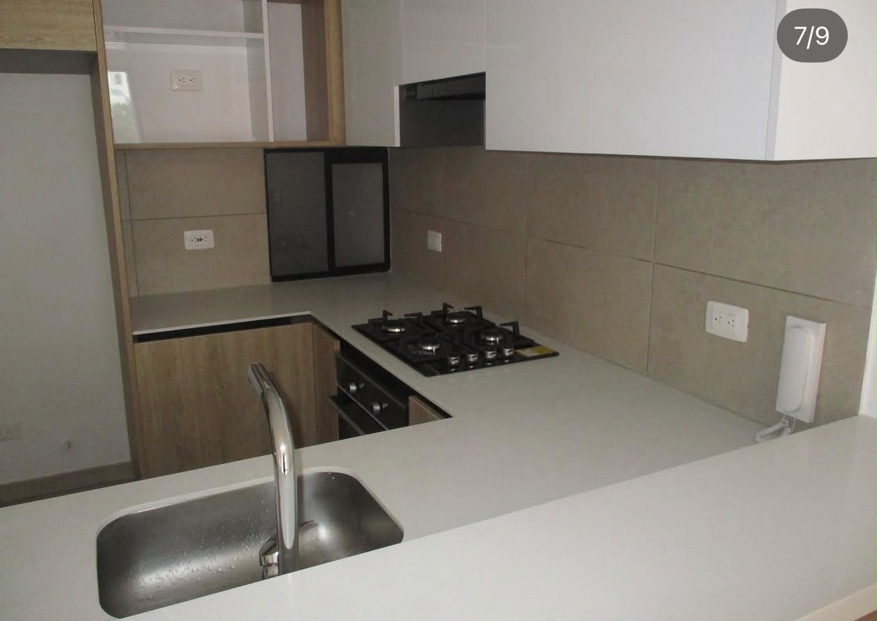 Apartamento en venta en Ciudad Salitre, Bogotá · foto 3 de 13
