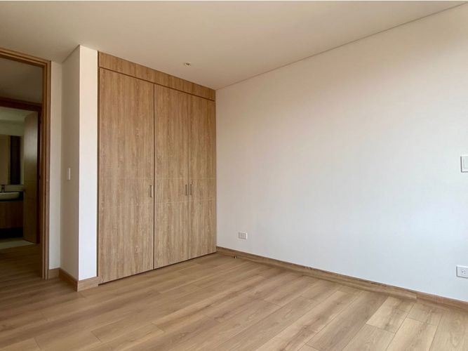 Apartamento en venta en Santa Barbara Central, Bogotá · foto 5 de 13