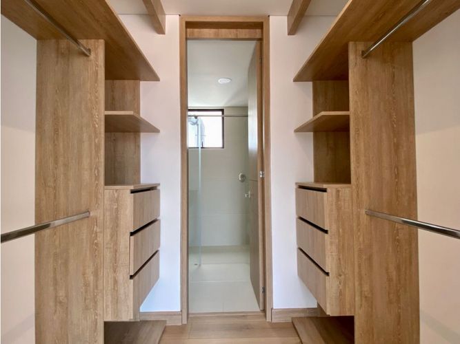 Apartamento en venta en Santa Barbara Central, Bogotá · foto 11 de 13