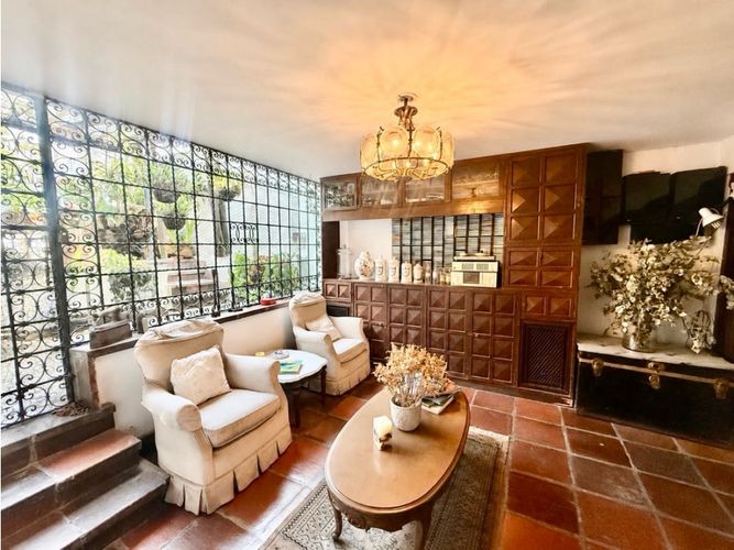 Casa de 4 alcobas en venta en Arboledas, Cali, 385 m² · foto 3 de 16