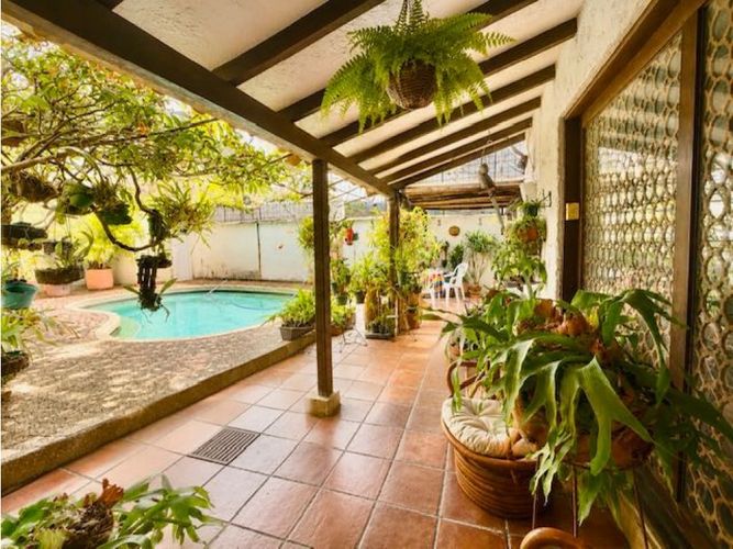 Casa de 4 alcobas en venta en Arboledas, Cali, 385 m² · foto 10 de 16