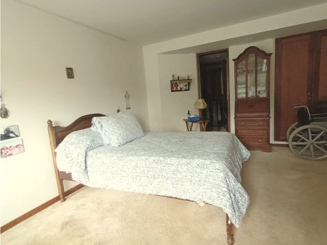 Apartamento de 3 alcobas en venta en El Nogal, Bogotá, 235 m² · foto 9 de 19
