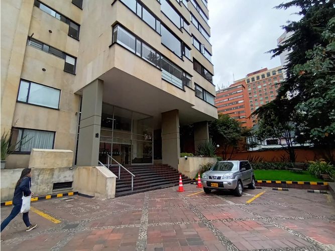 Apartamento de 3 alcobas en venta en El Nogal, Bogotá, 235 m² · foto 14 de 19