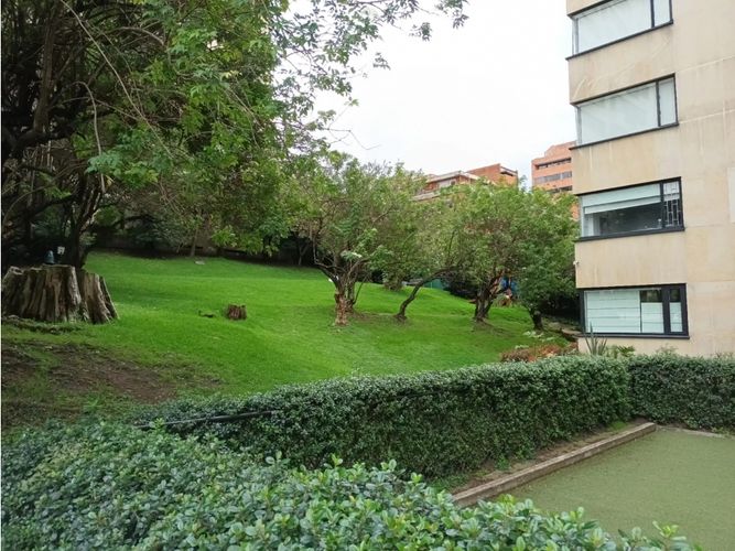 Apartamento de 3 alcobas en venta en El Nogal, Bogotá, 235 m² · foto 18 de 19