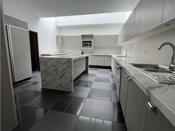 Casa de 3 alcobas en venta en Santa Ana Oriental, Bogotá, 577 m² · foto 10 de 23