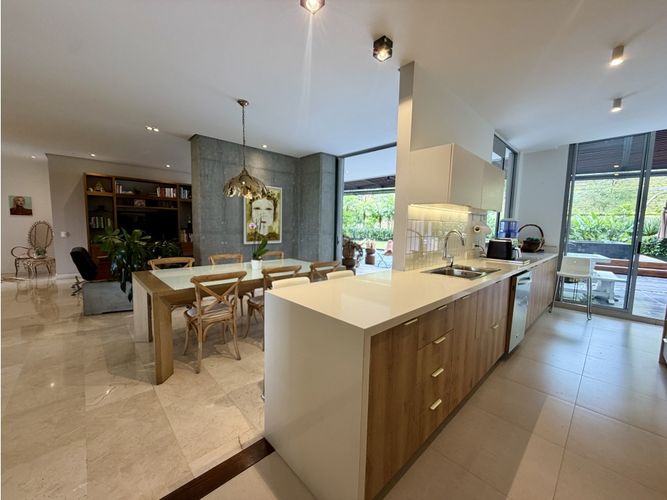 Apartamento de 3 alcobas en venta en Los Balsos, Medellín, 270 m² · foto 15 de 22