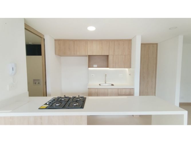 Apartamento de 3 alcobas en arriendo en Lorena, Medellín, 90 m² · foto 3 de 20