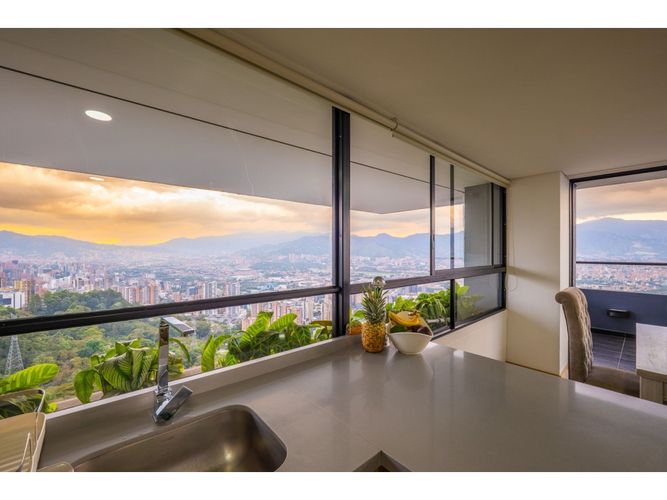 Apartamento en venta en El Poblado, Medellín · foto 7 de 24