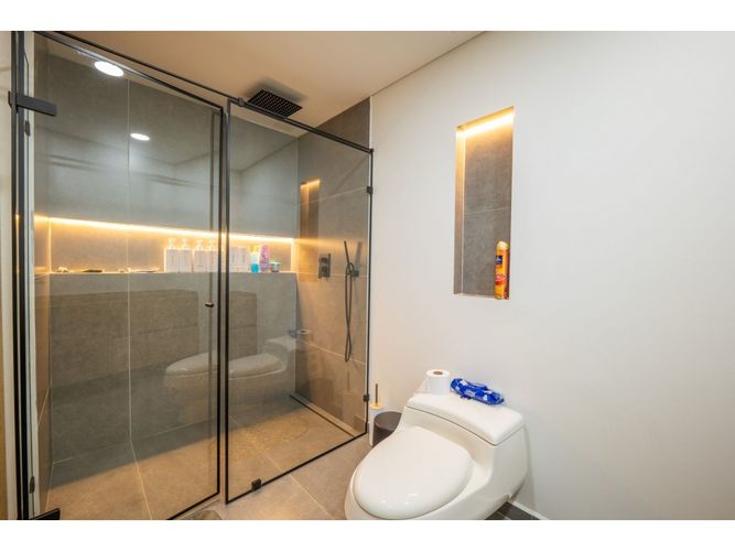 Apartamento en venta en El Poblado, Medellín · foto 14 de 24
