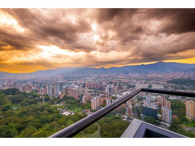 Apartamento en venta en El Poblado, Medellín · foto 18 de 24