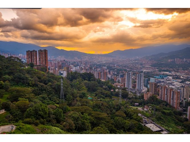 Apartamento en venta en El Poblado, Medellín · foto 19 de 24