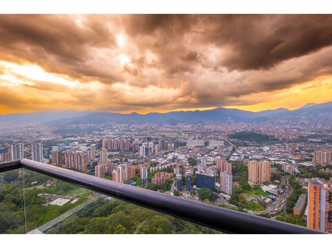 Apartamento en venta en El Poblado, Medellín · foto 20 de 24